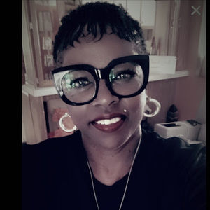 Meet your Posher, Dina